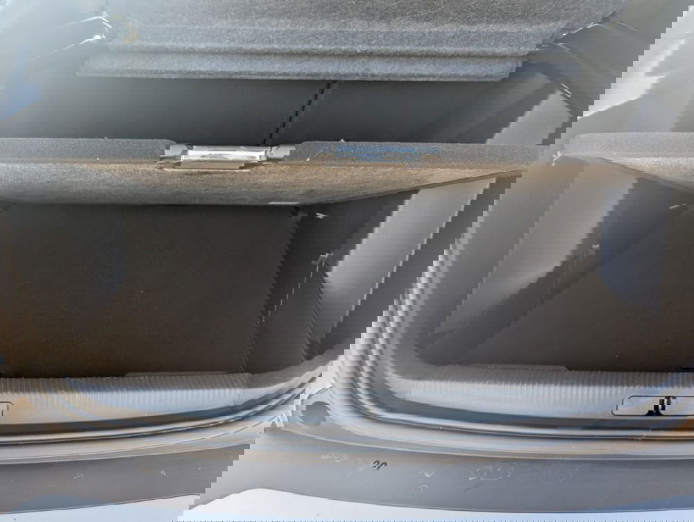 Peugeot 2008 usata a Milano (11)