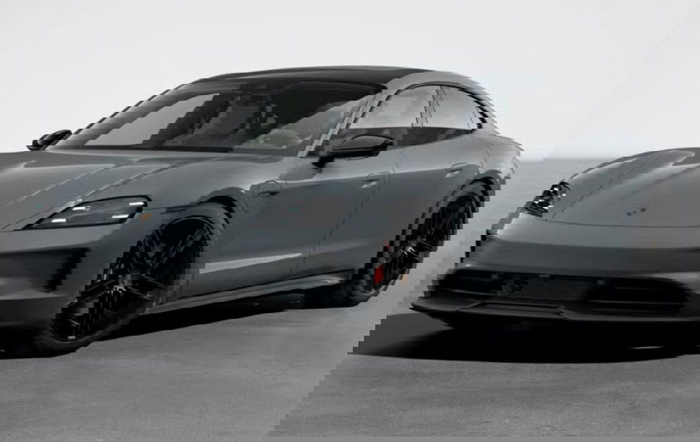 Porsche Taycan nuova a Firenze