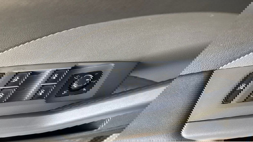 Volkswagen T-Cross usata a Padova (16)