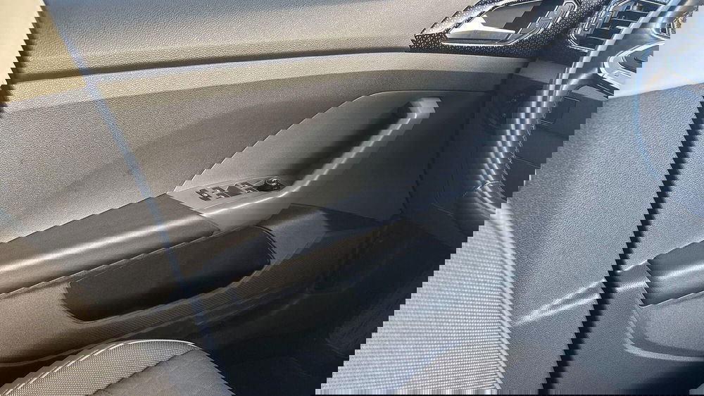 Volkswagen T-Cross usata a Padova (17)