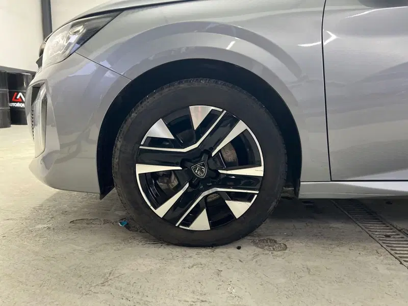 Peugeot 208 usata a Roma (16)