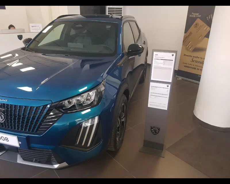 Peugeot 2008 nuova a Imperia (2)