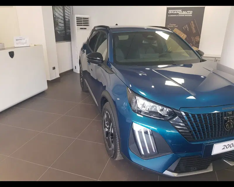 Peugeot 2008 nuova a Imperia (4)
