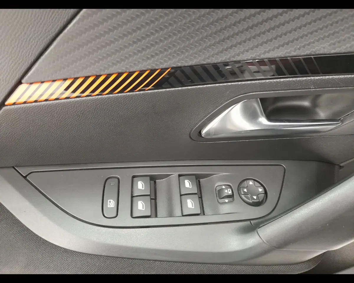 Peugeot 2008 usata a Alessandria (11)