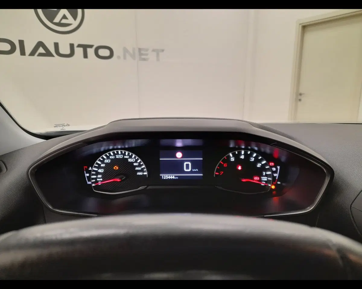 Peugeot 2008 usata a Alessandria (8)
