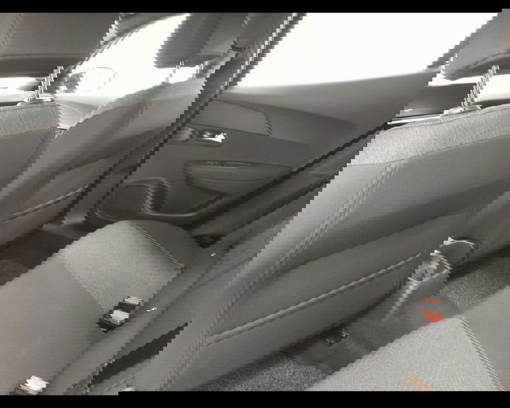 Peugeot 2008 nuova a Imperia (17)