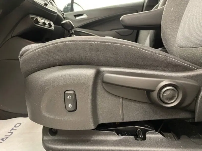 Opel Crossland usata a Alessandria (17)