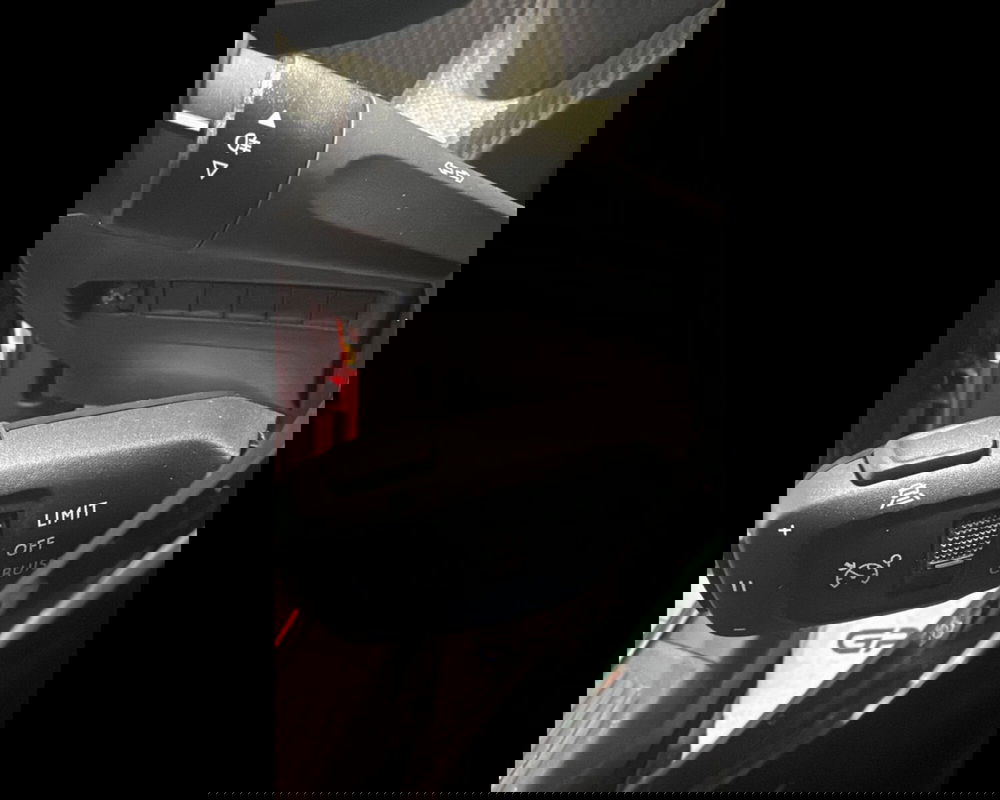 Peugeot 2008 nuova a Savona (10)