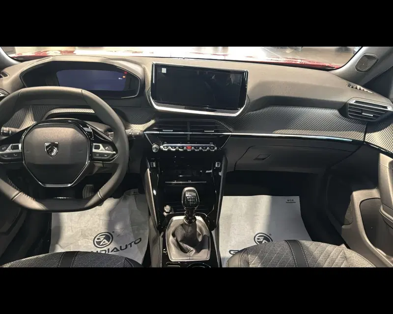 Peugeot 2008 nuova a Savona (16)