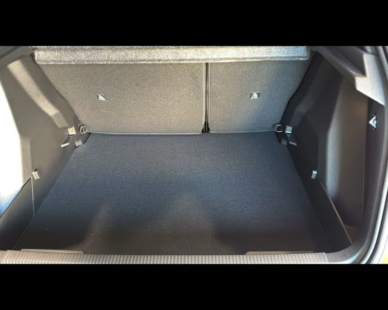 Peugeot 2008 nuova a Savona (18)
