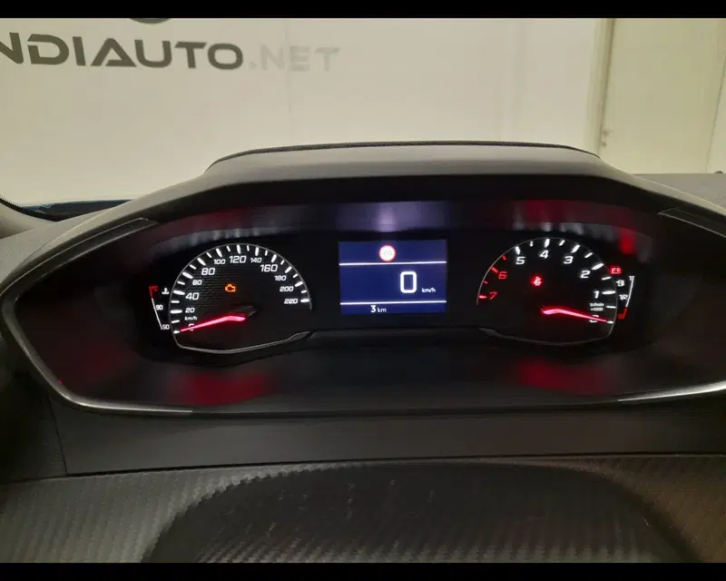 Peugeot 2008 nuova a Alessandria (12)