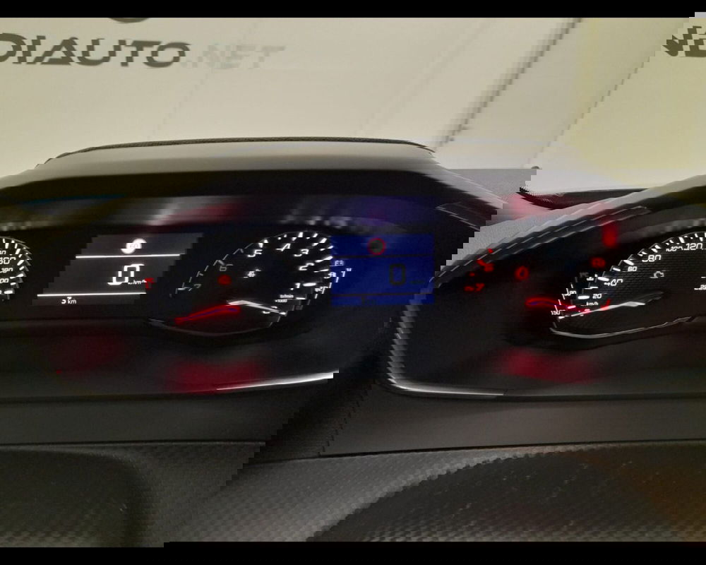 Peugeot 2008 nuova a Alessandria (12)