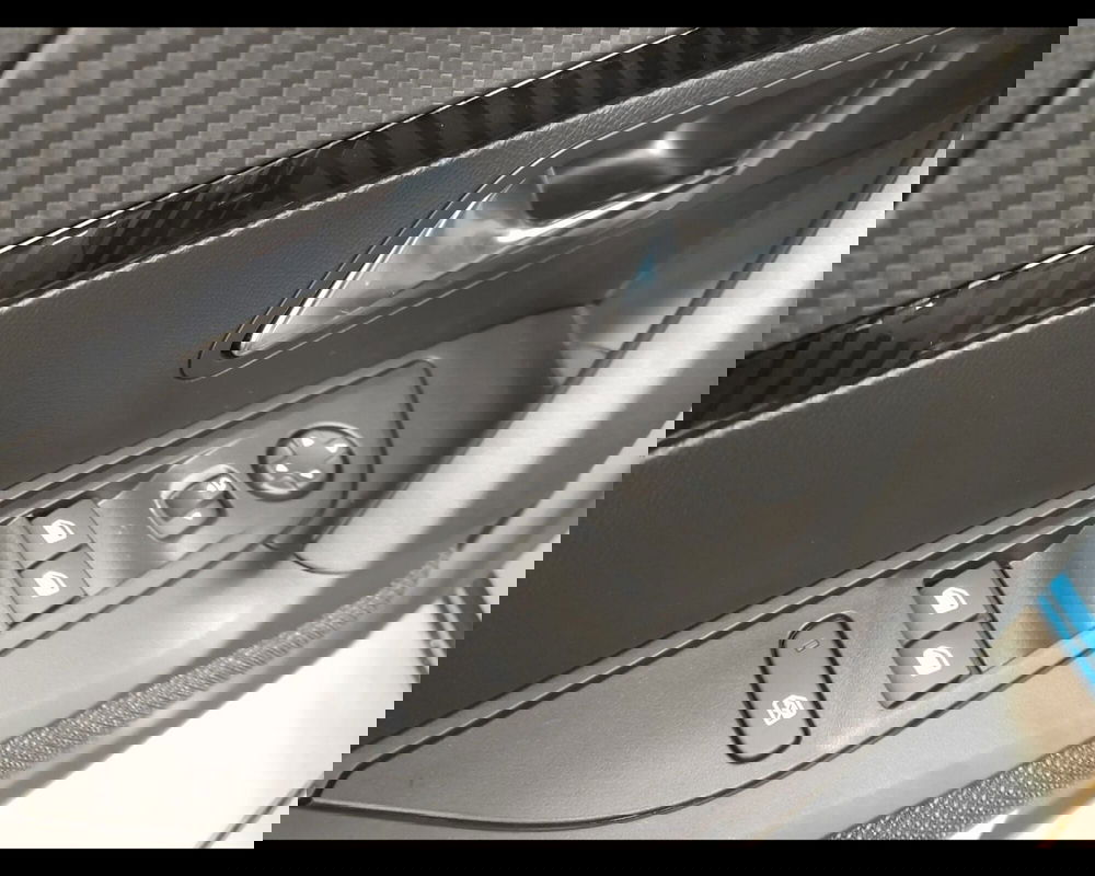 Peugeot 2008 nuova a Alessandria (15)