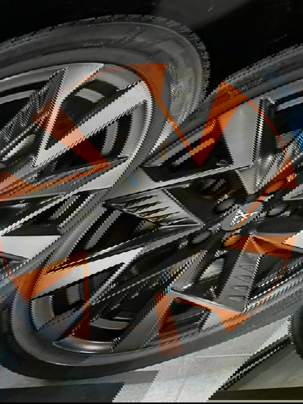 Cupra Formentor nuova a Lecco (4)