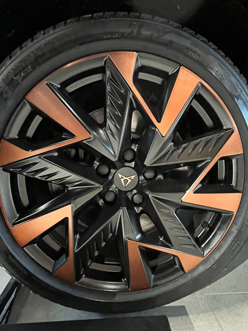 Cupra Formentor nuova a Lecco (4)