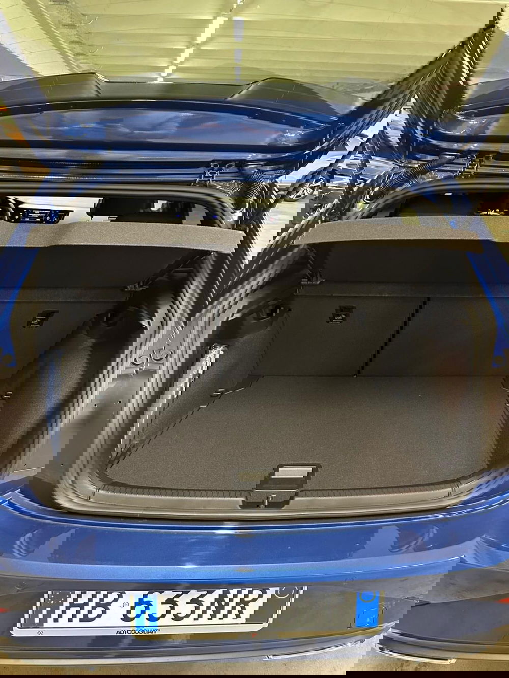 Volkswagen Polo nuova a Lecco (8)