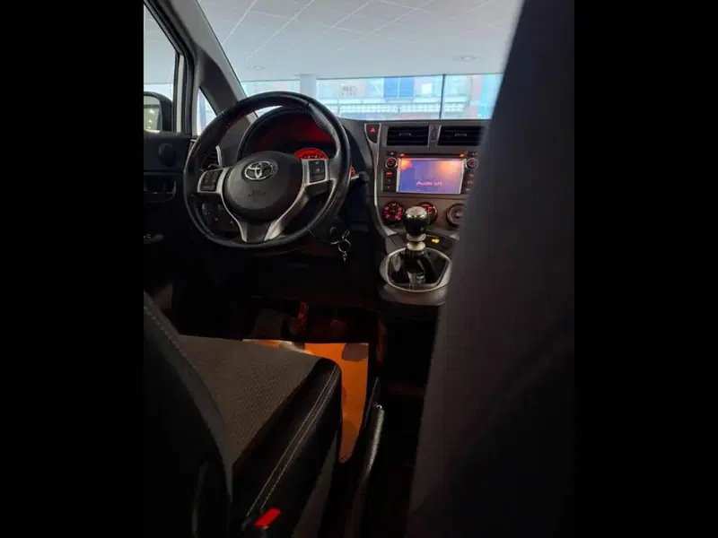 Toyota Verso-S usata a Torino (10)