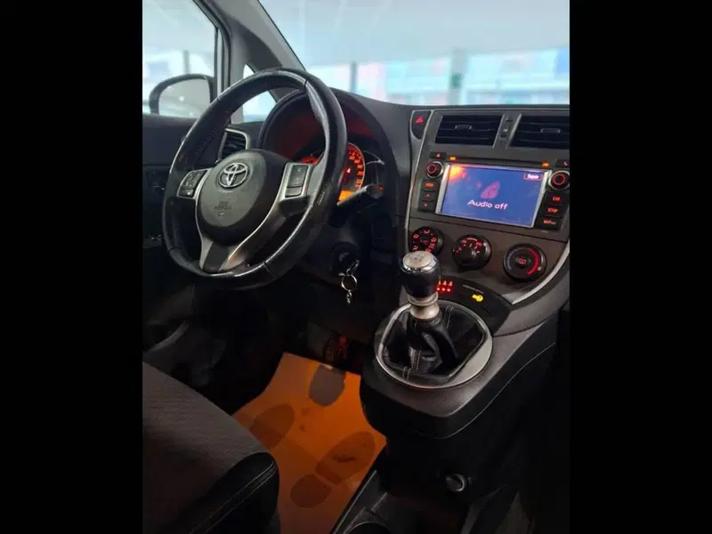 Toyota Verso-S usata a Torino (11)