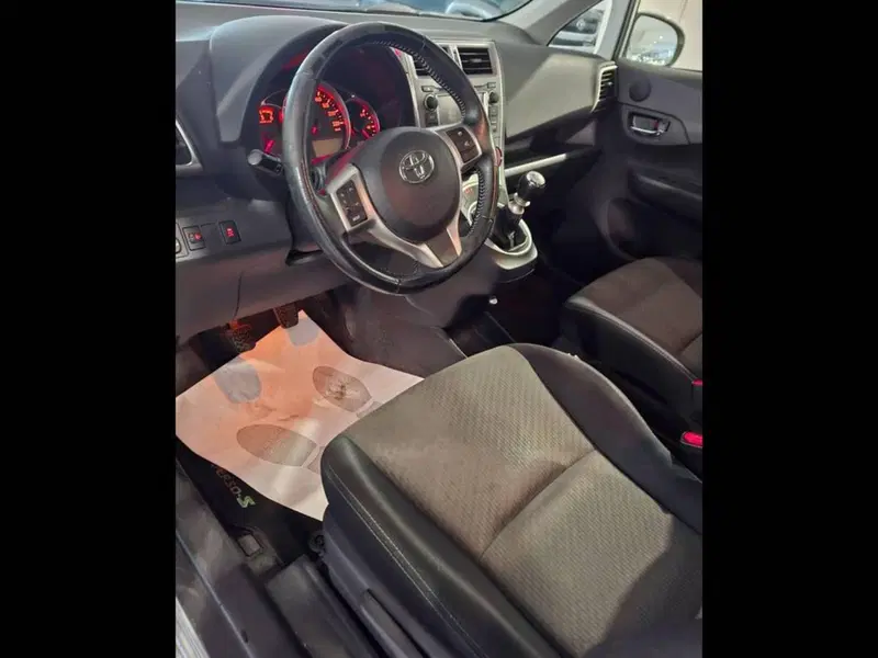 Toyota Verso-S usata a Torino (12)