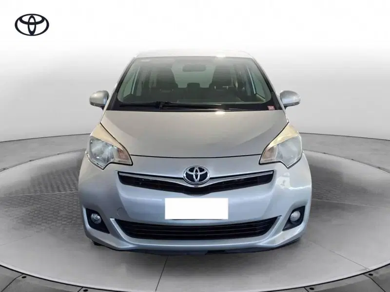 Toyota Verso-S usata a Torino (2)