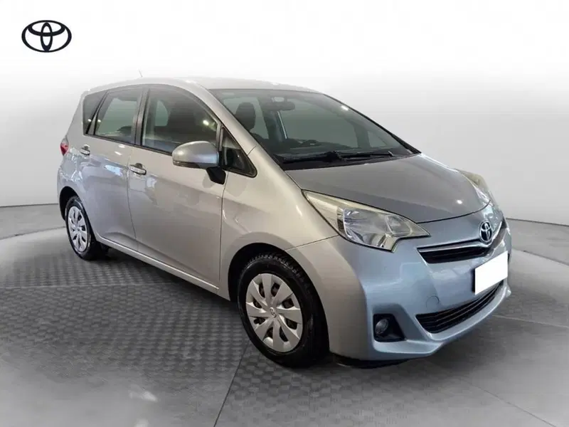 Toyota Verso-S usata a Torino (3)
