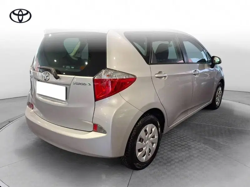 Toyota Verso-S usata a Torino (4)