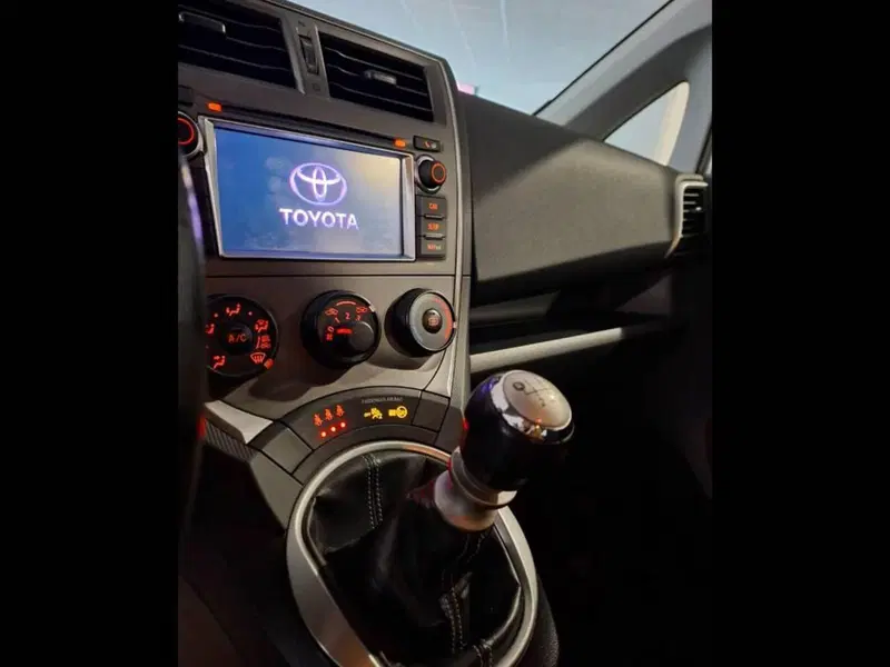 Toyota Verso-S usata a Torino (8)