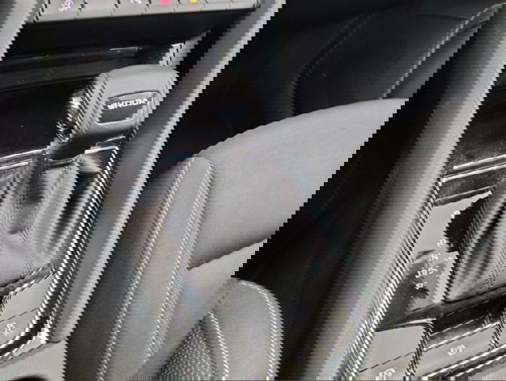 Skoda Karoq usata a Como (19)