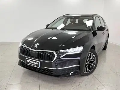 Skoda Octavia Station Wagon 2.0 tdi Selection 150cv dsg del 2025 usata a Lurate Caccivio