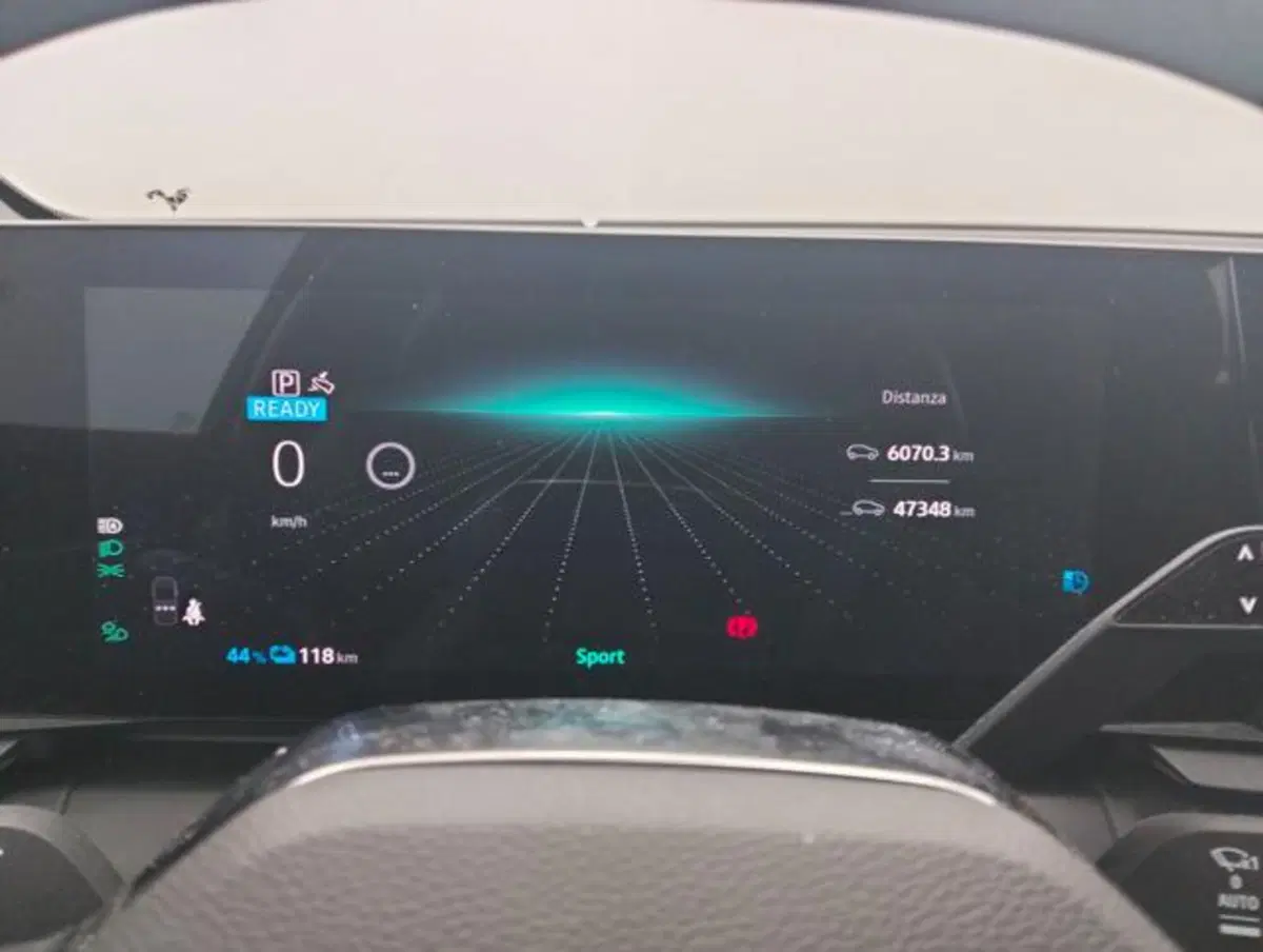 Renault Megane E-Tech Electric usata a Como (12)