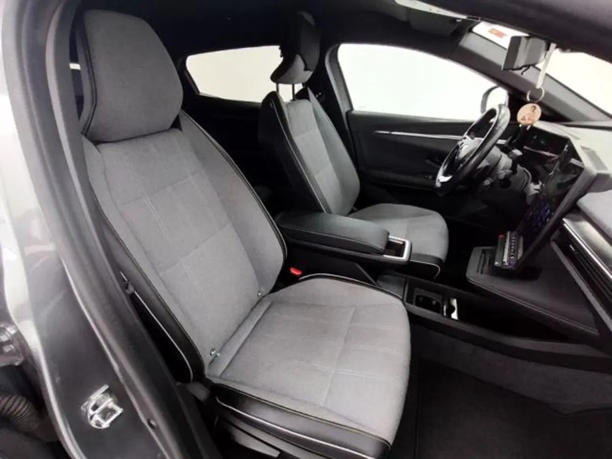Renault Megane E-Tech Electric usata a Como (3)