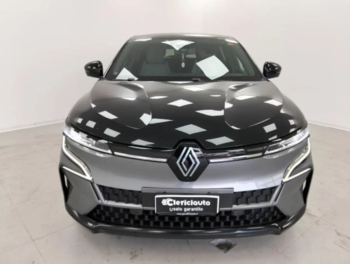 Renault Megane E-Tech Electric usata a Como (6)