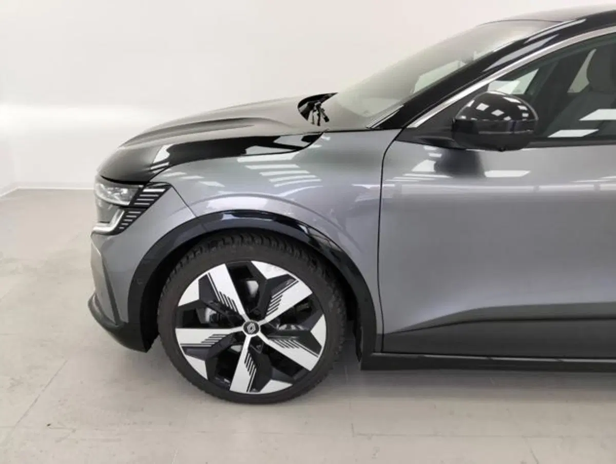 Renault Megane E-Tech Electric usata a Como (9)