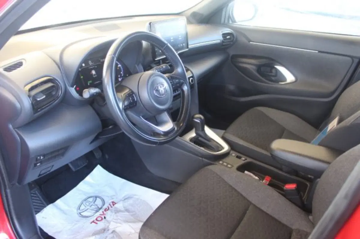 Toyota Yaris Cross usata a Roma (12)