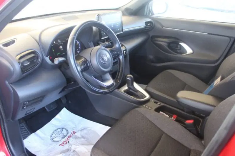 Toyota Yaris Cross usata a Roma (12)