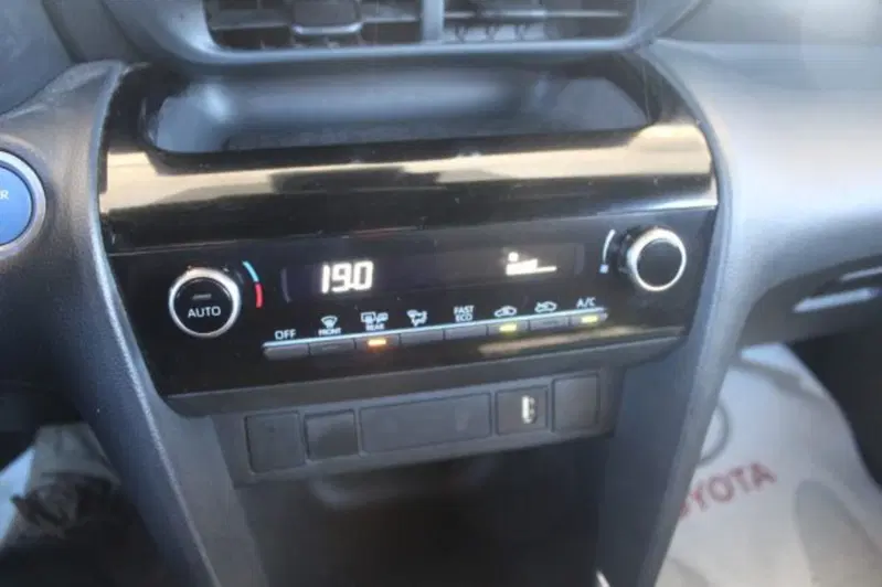 Toyota Yaris Cross usata a Roma (18)