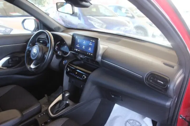 Toyota Yaris Cross usata a Roma (6)
