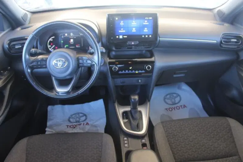 Toyota Yaris Cross usata a Roma (9)