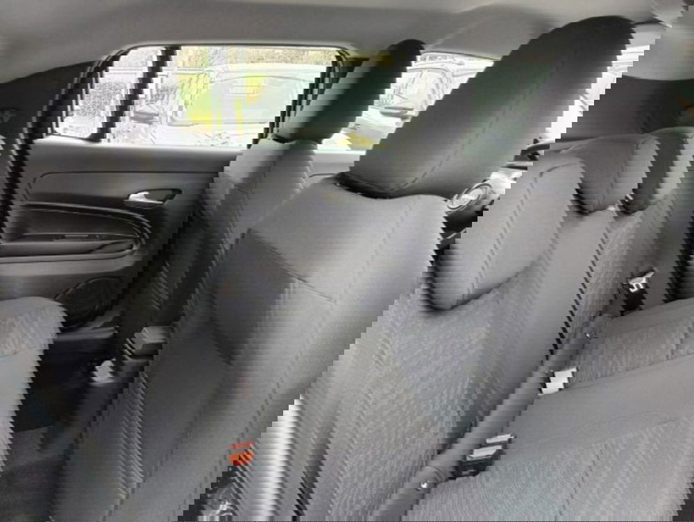 Jeep Avenger nuova a Brescia (17)