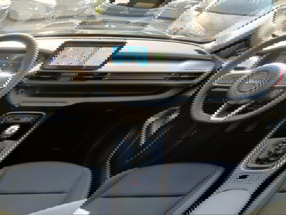 Jeep Avenger nuova a Brescia (11)