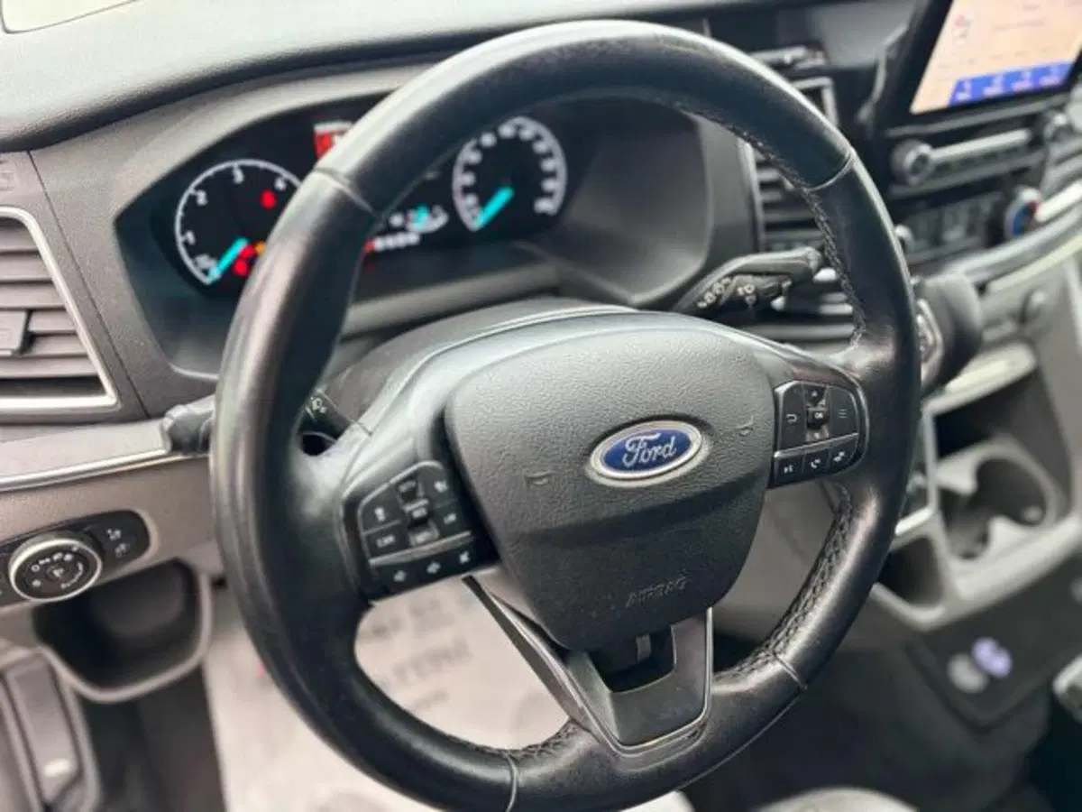 Ford Tourneo Custom usata a Pesaro-Urbino (11)