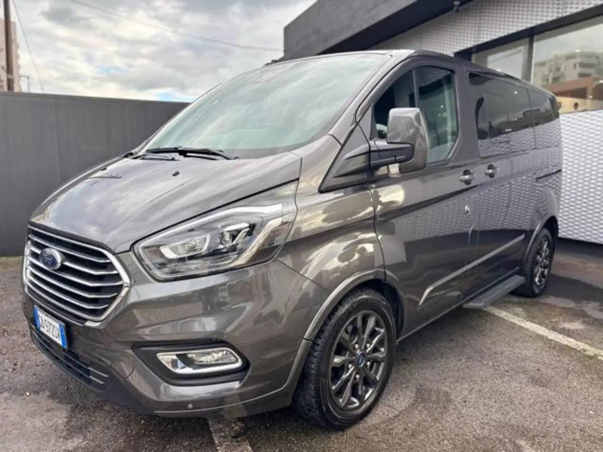 Ford Tourneo Custom usata a Pesaro-Urbino (2)