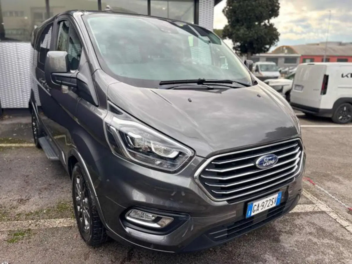 Ford Tourneo Custom usata a Pesaro-Urbino (3)