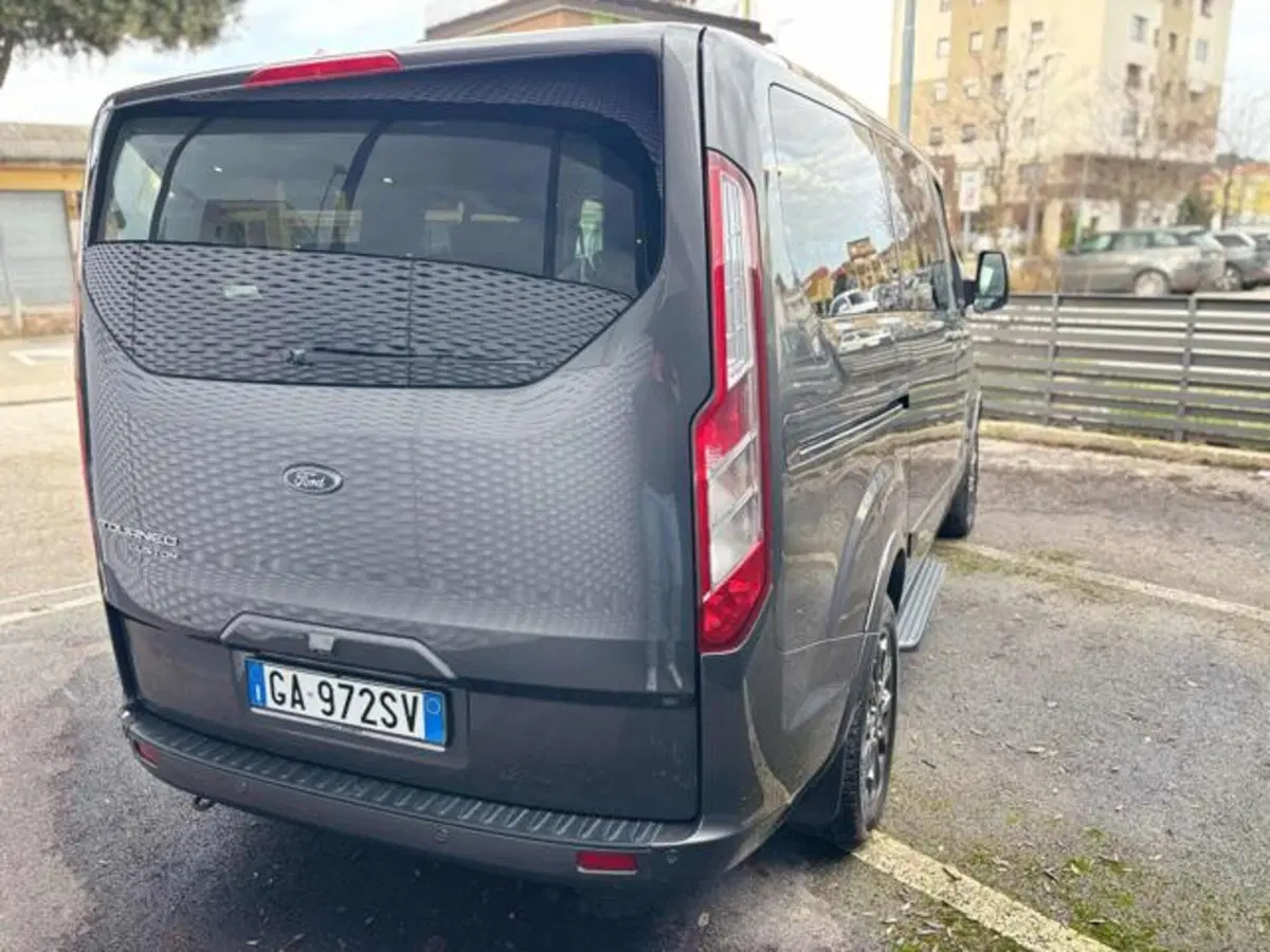 Ford Tourneo Custom usata a Pesaro-Urbino (4)