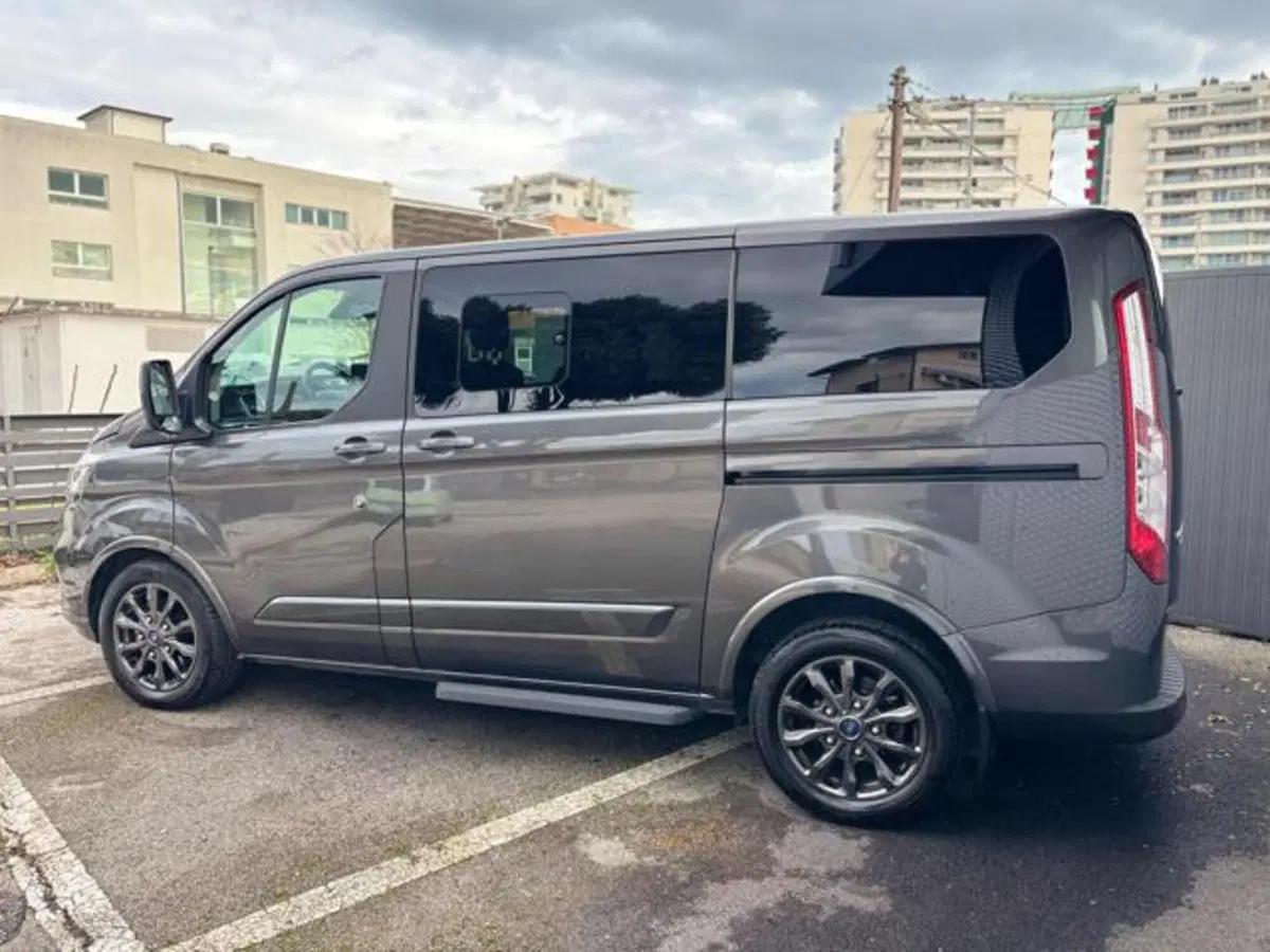Ford Tourneo Custom usata a Pesaro-Urbino (5)