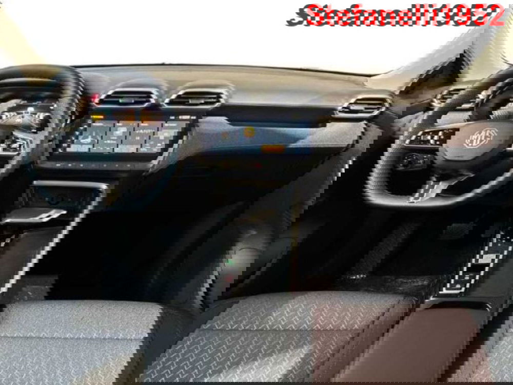 Mg ZS EV nuova a Bologna (13)