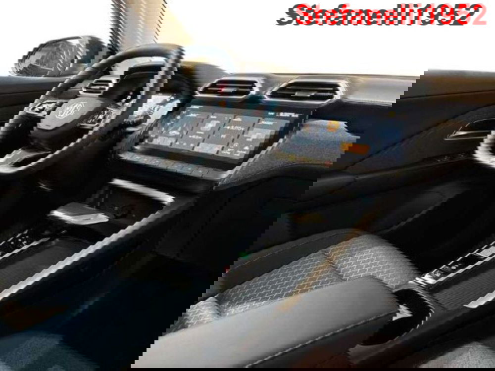 Mg ZS EV nuova a Bologna (15)