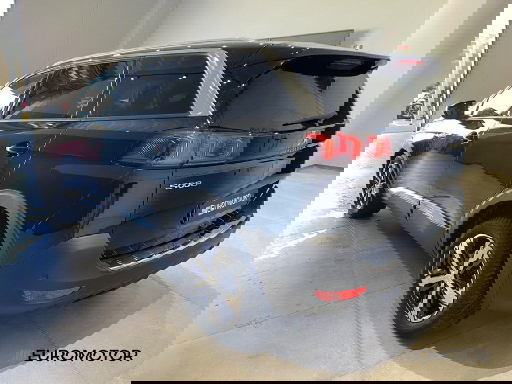 Peugeot 5008 usata a Bari (10)