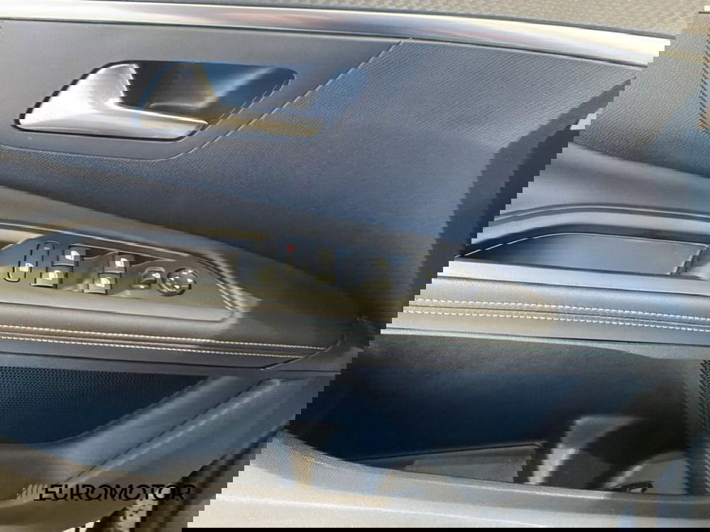 Peugeot 5008 usata a Bari (12)