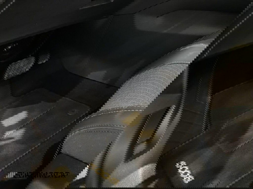 Peugeot 5008 usata a Bari (15)